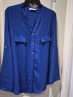 Classic V-Neck Button-Front Blouse - Royal Blue